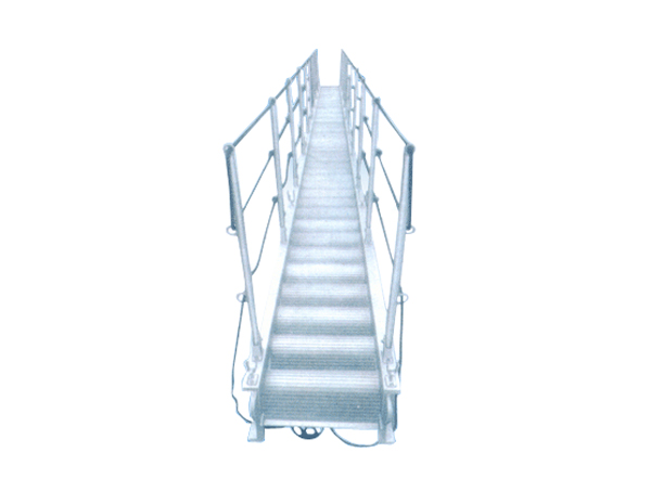Fixed curved step al